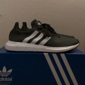 Adidas Swift Run